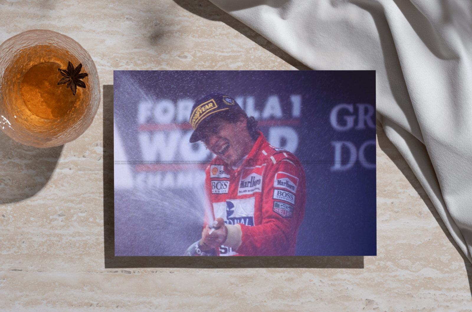 Photo Ayrton Senna – Victoire à domicile – Joie et Champagne au Brésil – 15×20