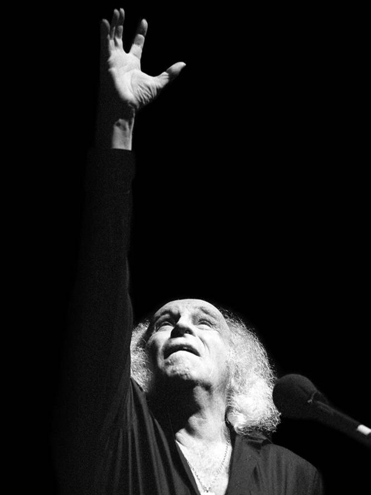 Photo Léo Ferré lors d'un concert au théâtre TLP Déjazet à Paris, 1986 - 15 x 20