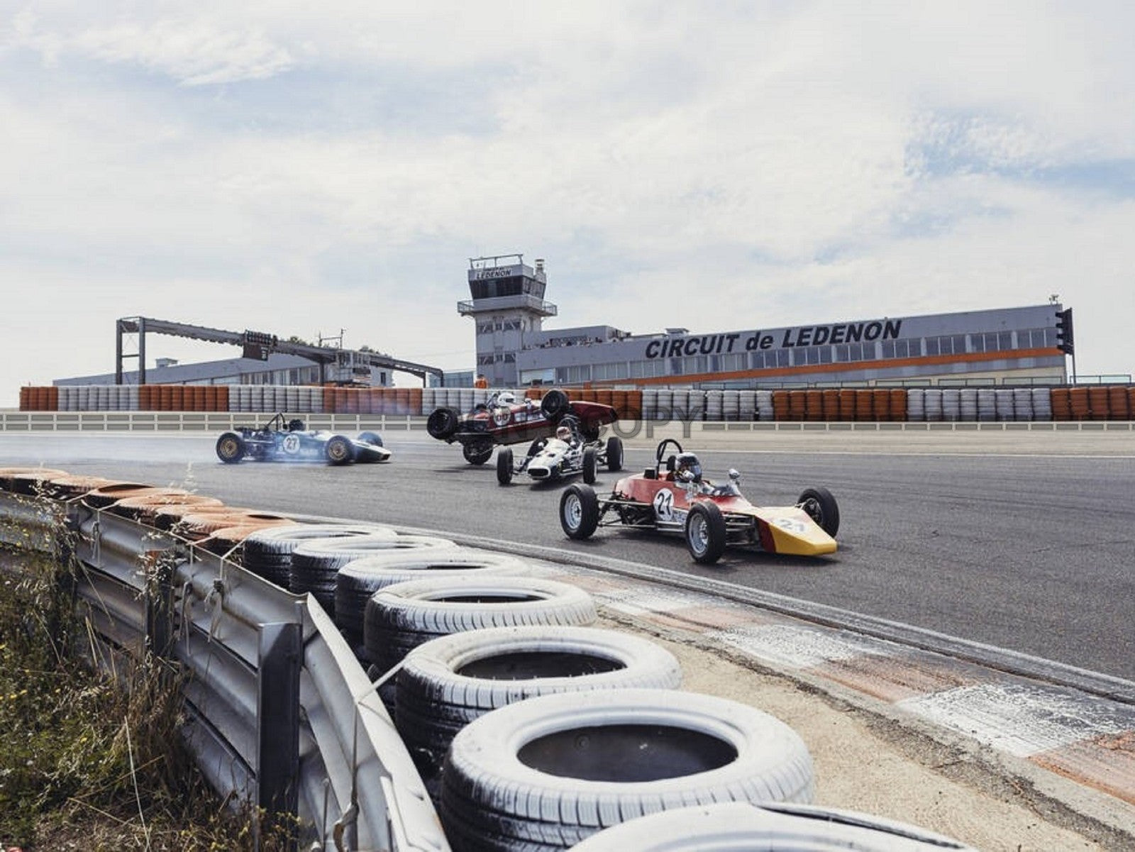 Photo Crash en Course Auto Monoplace – Circuit de Lédenon – Tirage Haute Qualité