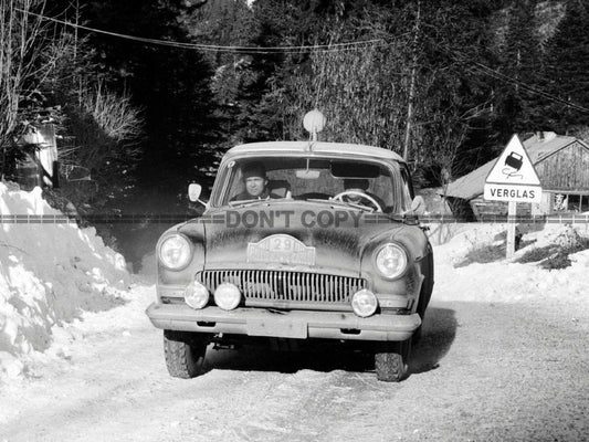 Photo Mosolov-Degtyarev – GAZ-21 Volga – Rallye Monte-Carlo 1964 – Neige – 15x20