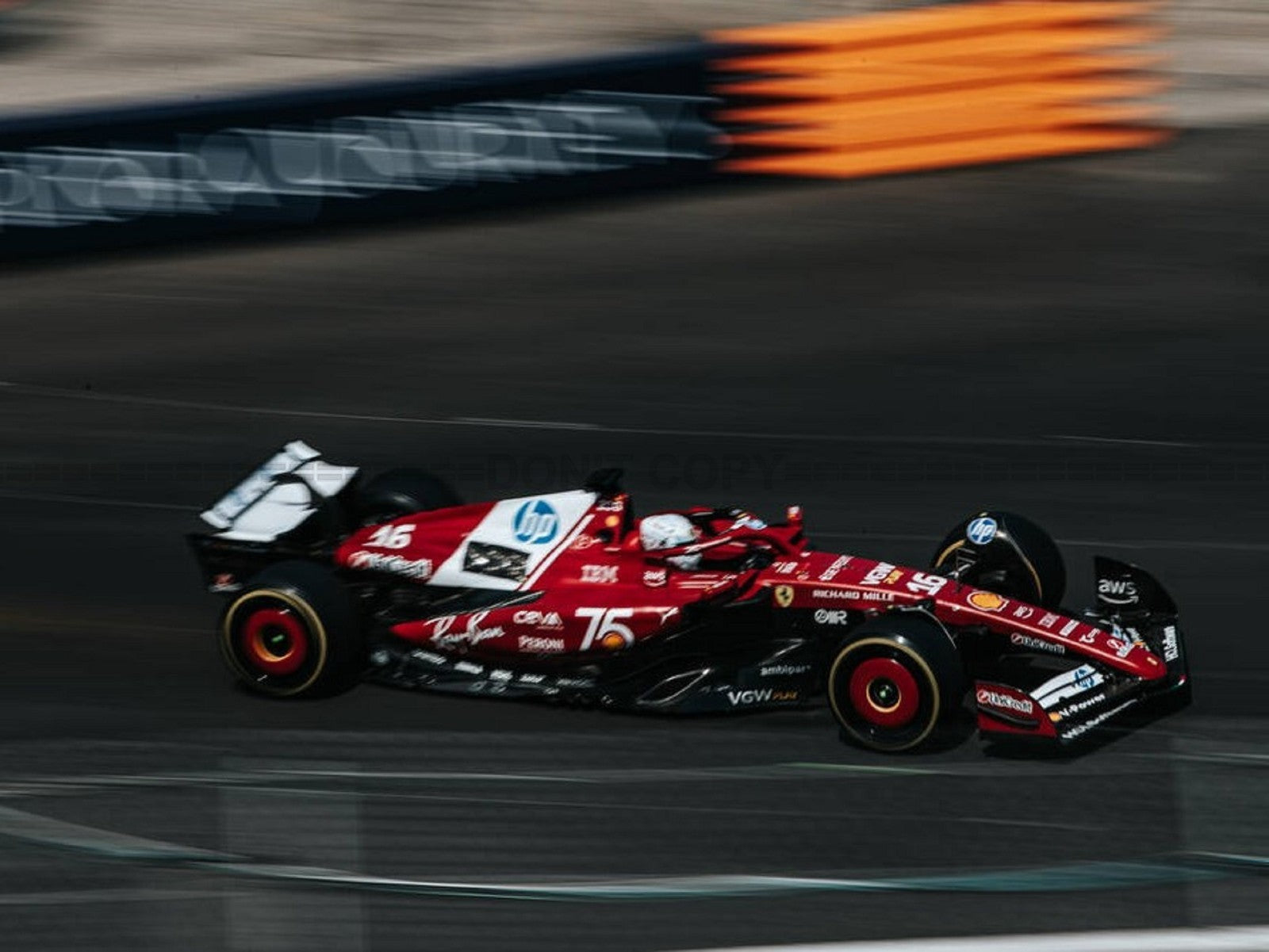 Photo Charles Leclerc – Ferrari F1 – GP Monaco 2025 – Vitesse & Prestige – 15×20