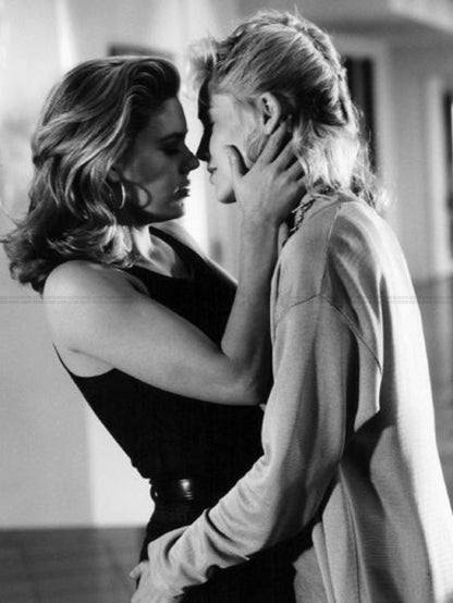 Photo Sharon Stone & Leilani Sarelle - Basic Instinct (1992) - 15x20
