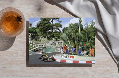 Photo Ayrton Senna – Lotus F1 – Grand Prix de Monaco (1985) – Formule 1 – 15×20