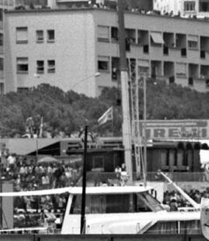 Photo Ayrton Senna – Grand Prix de Monaco (1984) – Virage de la Rascasse – 15×20