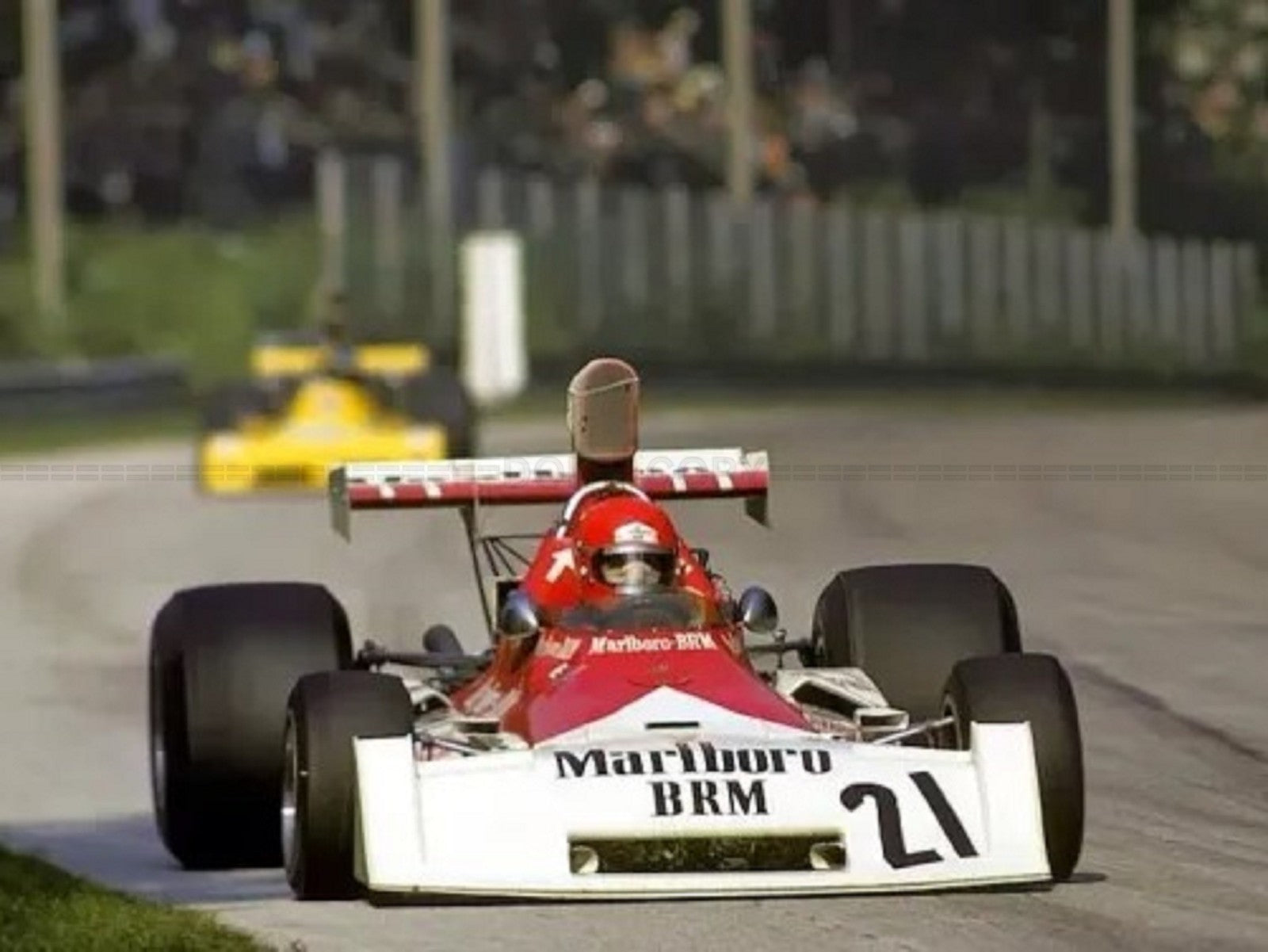 Photo Niki Lauda suivi par Mike Beuttler - BRM P160E-10 - Monza (1973) - 15x20