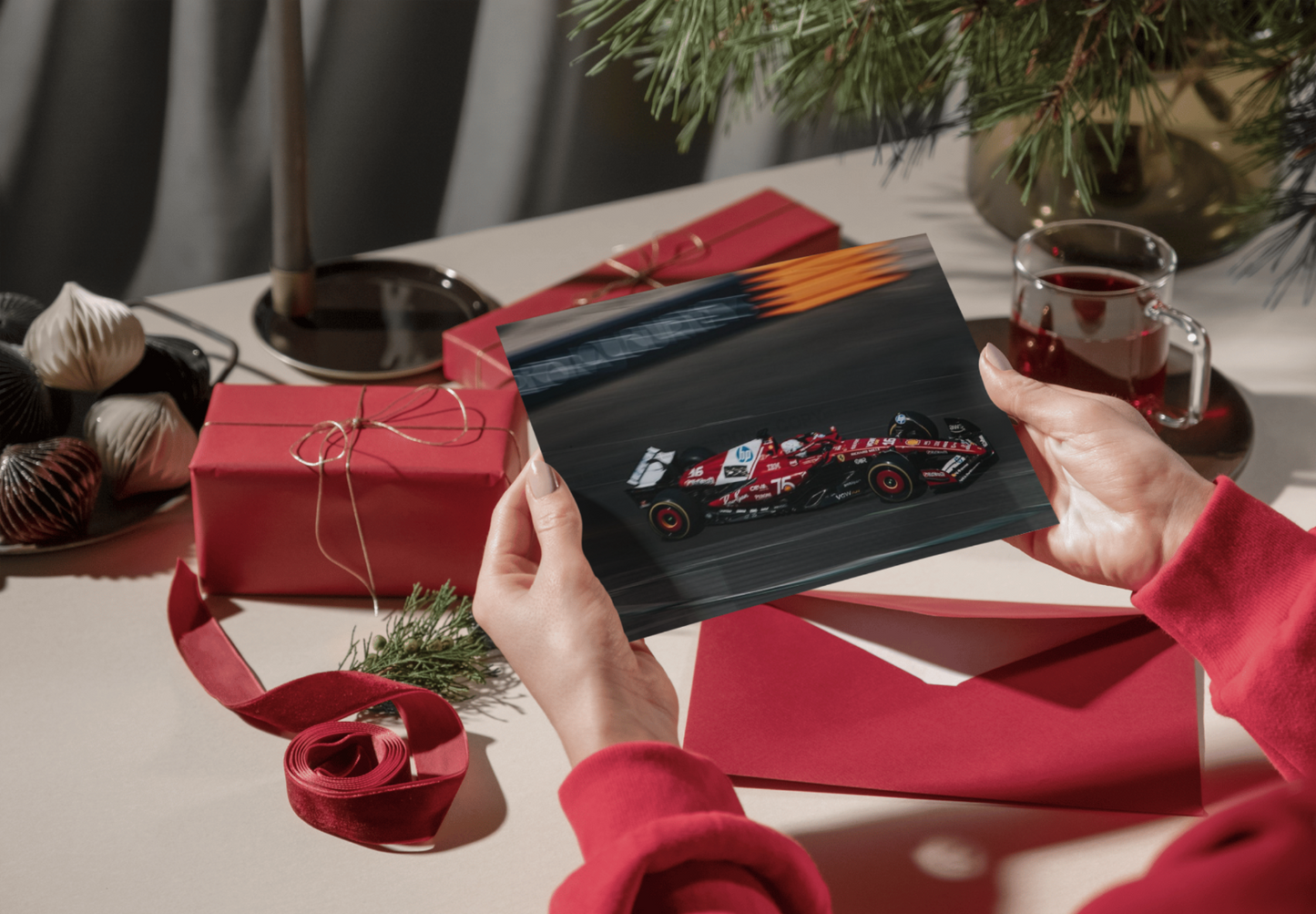 Photo Charles Leclerc – Ferrari F1 – GP Monaco 2025 – Vitesse & Prestige – 15×20
