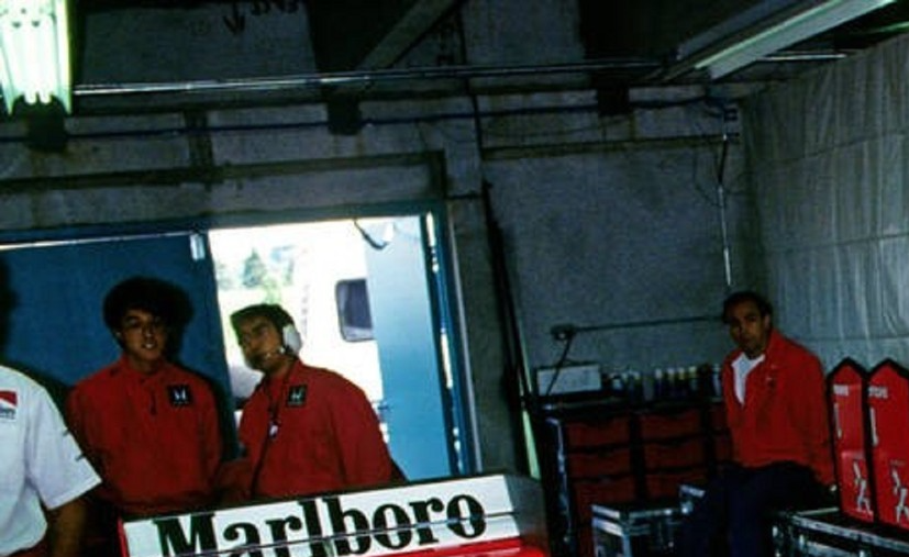 Photo Ayrton Senna – McLaren MP4/5 – Montréal 1989 – Stand F1 – Marlboro – 15×20