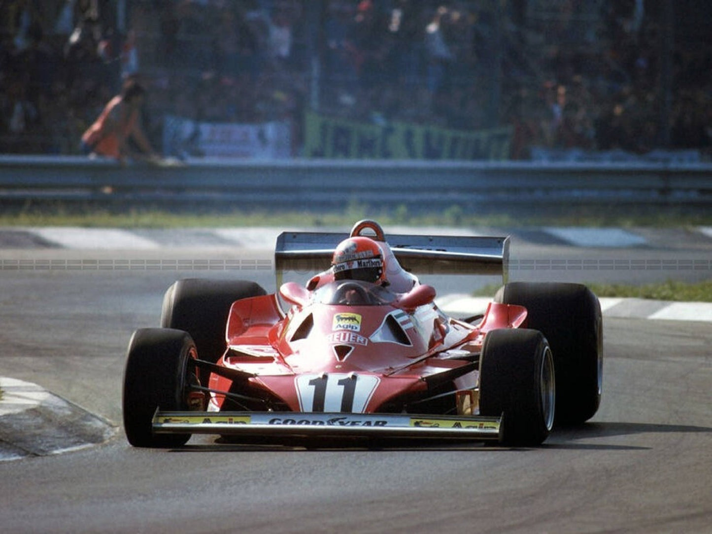 Photo Niki Lauda – Ferrari Formule 1 1977 – Légende du sport automobile – 15×20