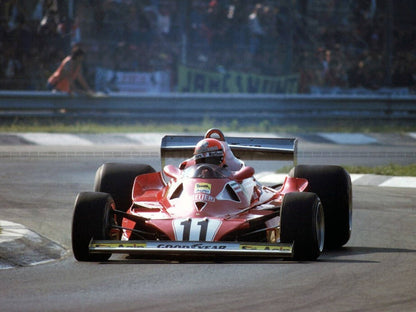 Photo Niki Lauda – Ferrari Formule 1 1977 – Légende du sport automobile – 15×20