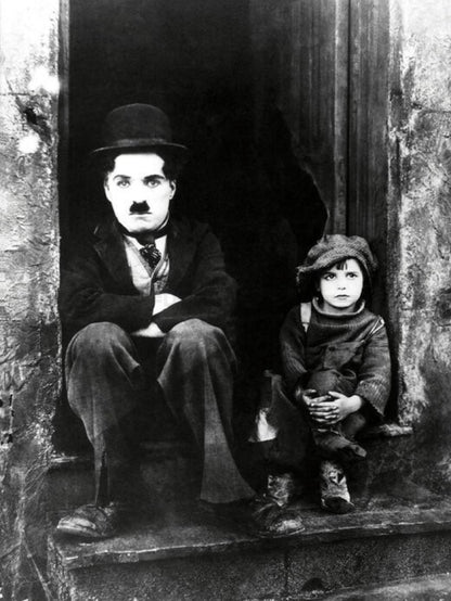 Photo Charlie Chaplin & Jackie Coogan - The Kid (1921) - Noir et blanc - 15x20