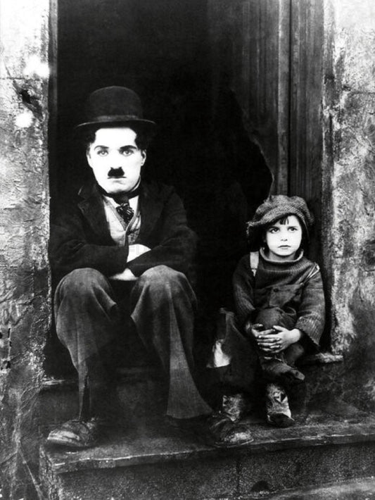 Photo Charlie Chaplin & Jackie Coogan - The Kid (1921) - Noir et blanc - 15x20
