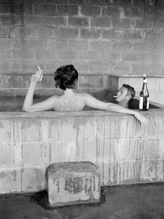 Photo Steve McQueen & son épouse Neile Adams à Big Sur, Californie, 1963 - 15x20
