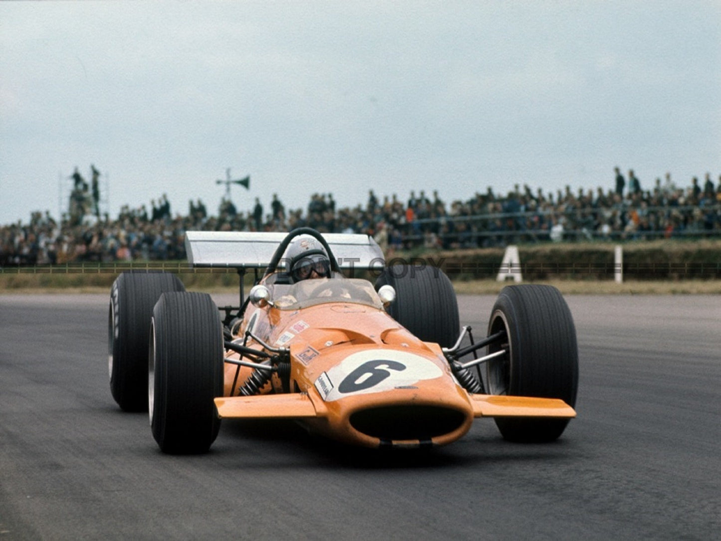 Photo Bruce McLaren – McLaren M7C – Monoplace Formule 1 Grand Prix 1969 – 15×20