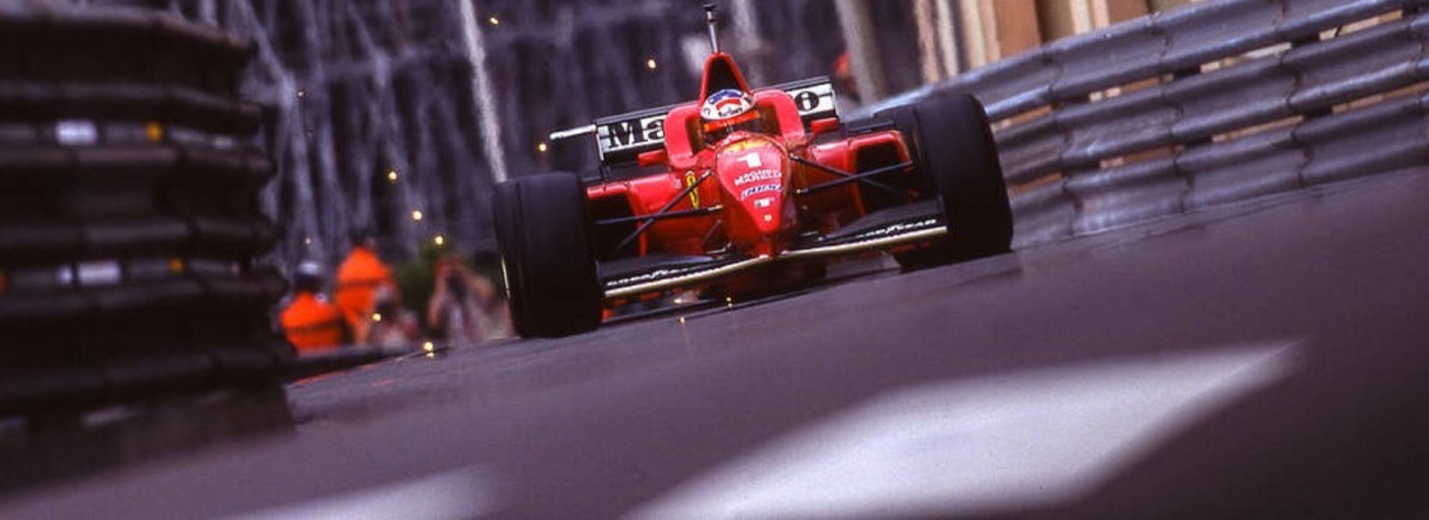 Photo Michael Schumacher – GP Monaco 1996 – Ferrari – Circuit mythique – 15×20