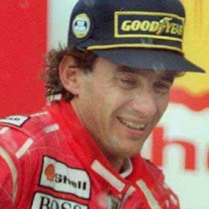 Photo Ayrton Senna – Champagne sur le Podium, Hommage Juan Manuel Fangio – 15×20