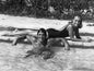 Photo Romy Schneider & Alain Delon - Tournage du film La Piscine de 1969 - 15×20