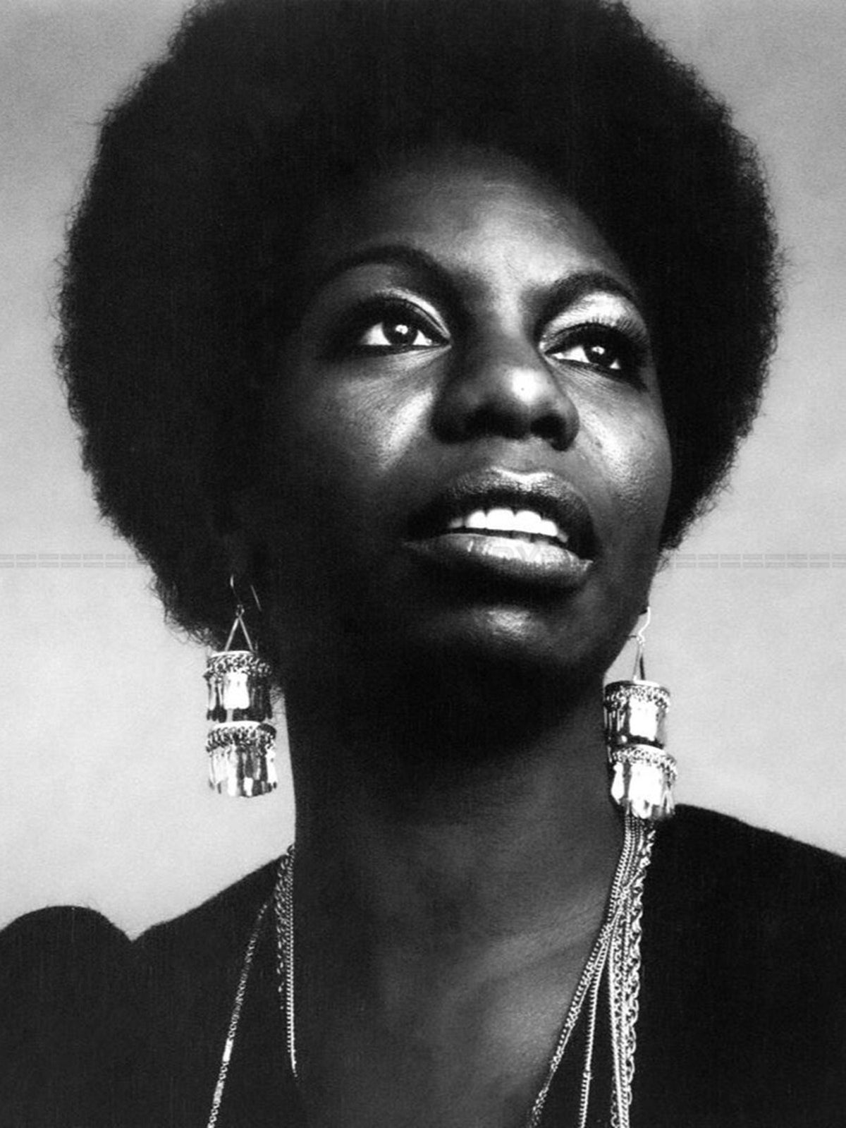 Photo Nina Simone - Chanteuse, pianiste et militante - Coupe Afro 1969 - 15 x 20