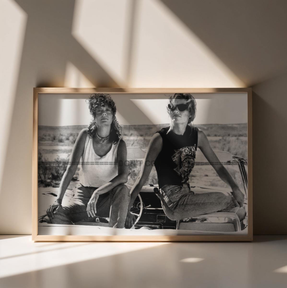 Photo Thelma et Louise (1991) – Scène Route Culte Cinéma – Noir & Blanc – 15×20