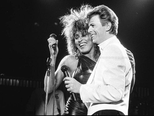Photo Tina Turner & David Bowie sur scène à Birmingham en mars 1985 - 15 x 20