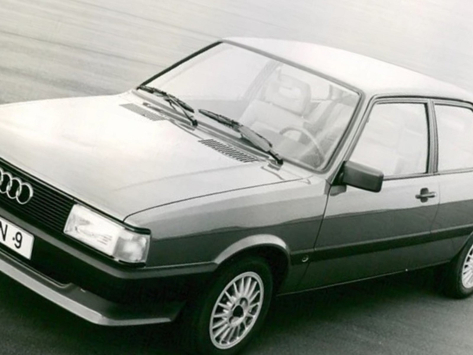 Photo Audi 80 GTE – Berline Sportive Youngtimer 1984 – Design Automobile – 15×20