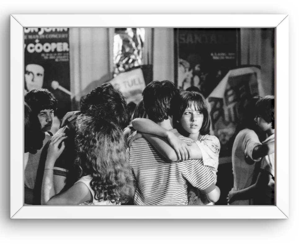 Photo Encadrée Sophie Marceau - La Boum (1980) - (Cadre Bois Blanc) - 15×20
