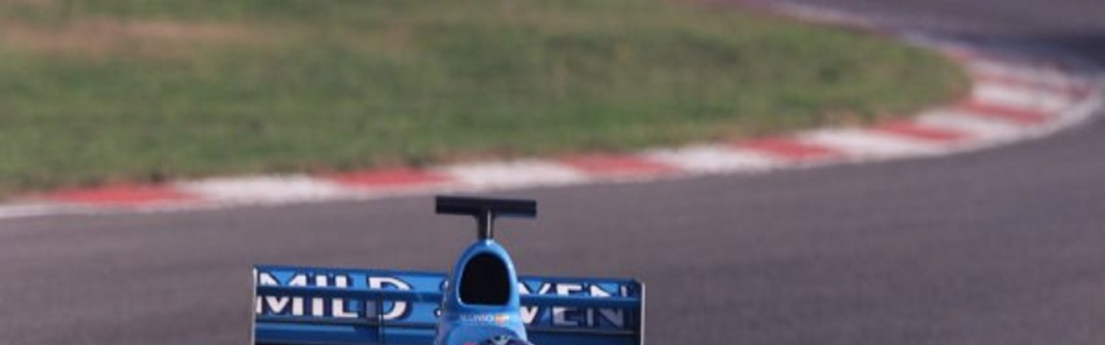 Photo Fernando Alonso – Benetton B200 – Grand Prix F1 (2000) – Débuts – 15×20