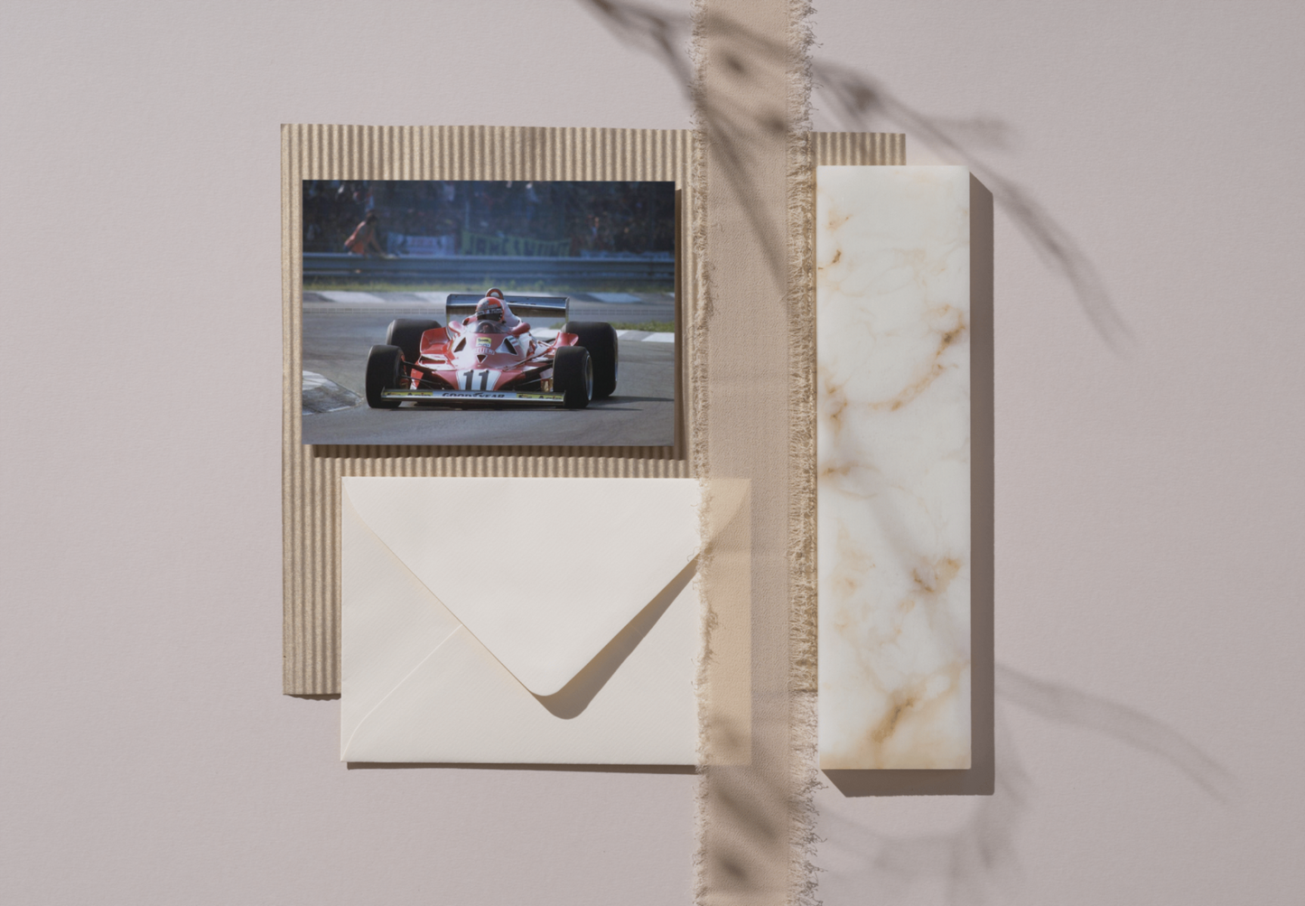 Photo Niki Lauda – Ferrari Formule 1 1977 – Légende du sport automobile – 15×20