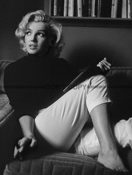 Photo Marilyn Monroe à la maison - 1953