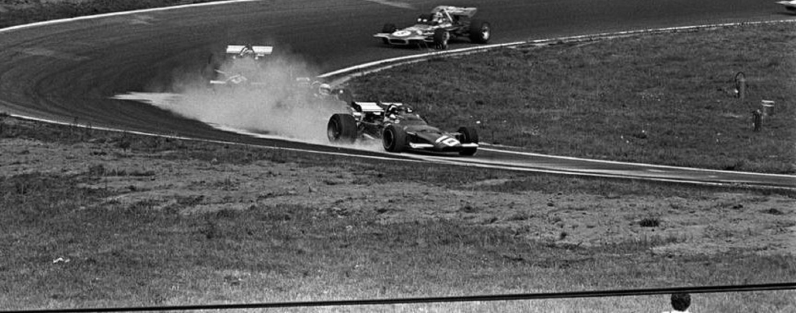 Photo Jacky Ickx – GP d’Allemagne – Nürburgring F1 – Action en piste – 15×20