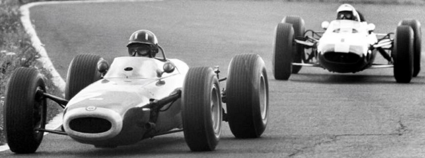 Photo Graham Hill devant Jim Clark – Nürburgring 1964 – Duel Mythique F1 – 15×20