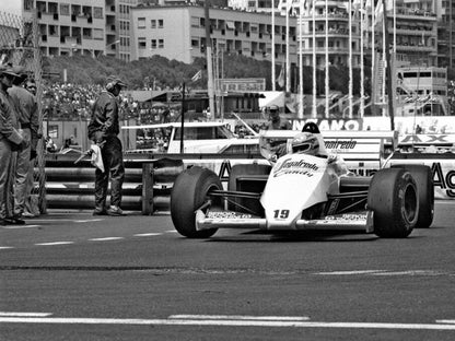 Photo Ayrton Senna – Grand Prix de Monaco (1984) – Virage de la Rascasse – 15×20