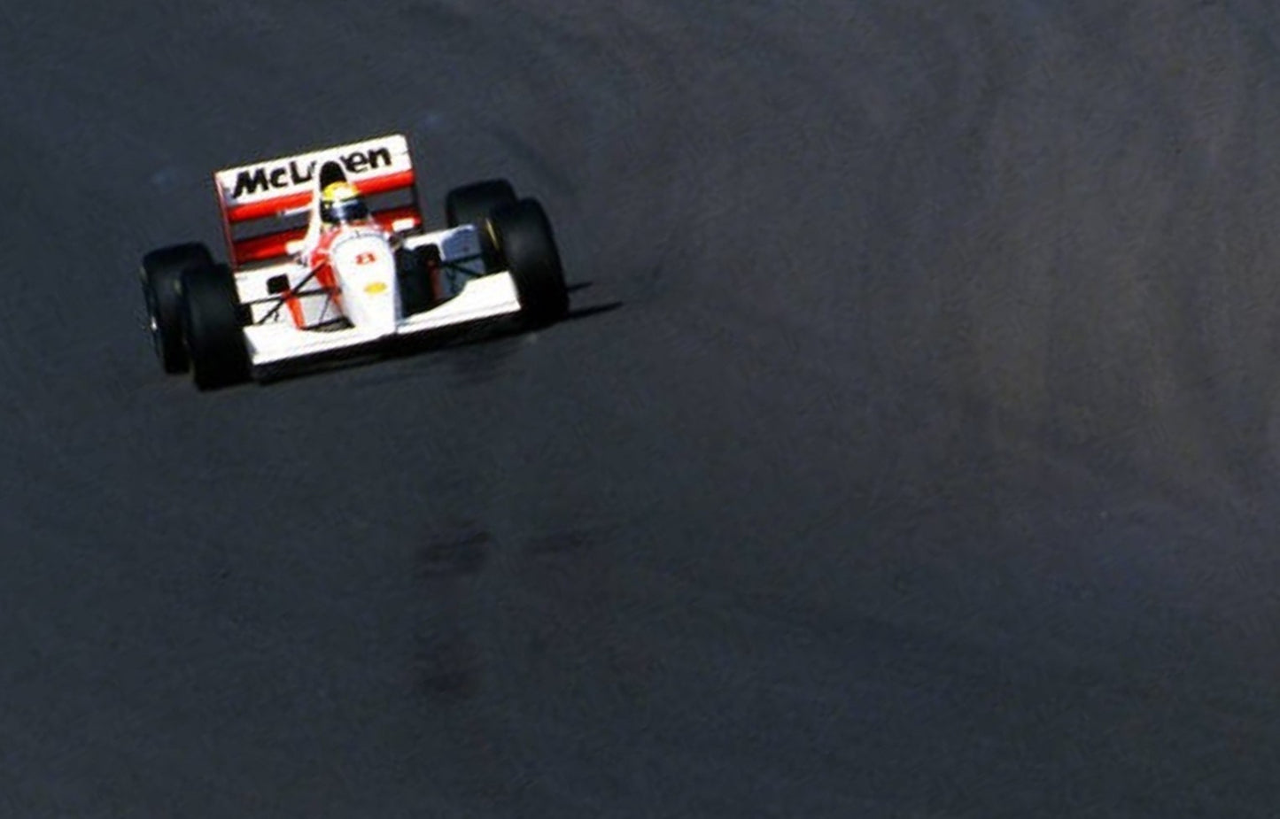 Photo Ayrton Senna – McLaren en pleine trajectoire – Pilotage de légende – 15×20