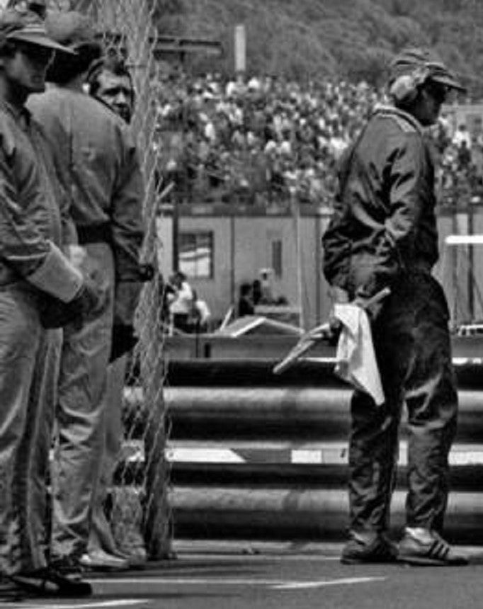Photo Ayrton Senna – Grand Prix de Monaco (1984) – Virage de la Rascasse – 15×20