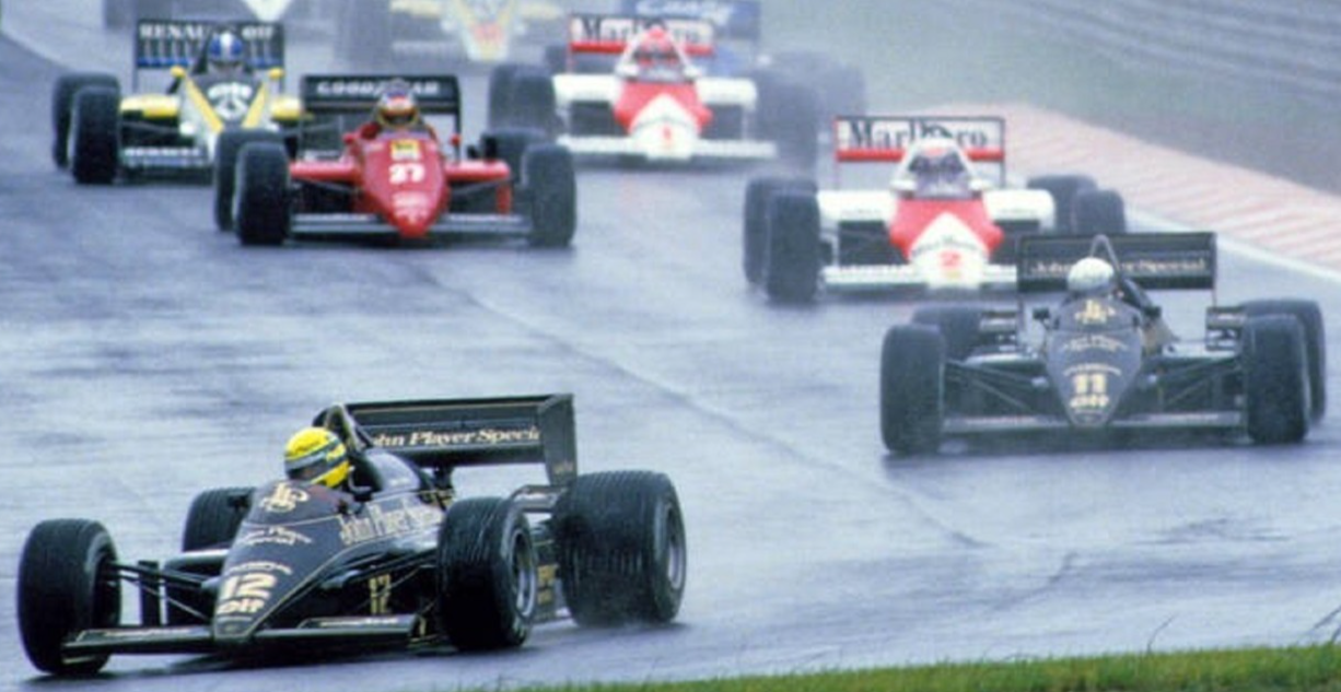 Photo Ayrton Senna – Estoril 1985 – Premiere Victoire F1 – Sous la pluie – 15×20