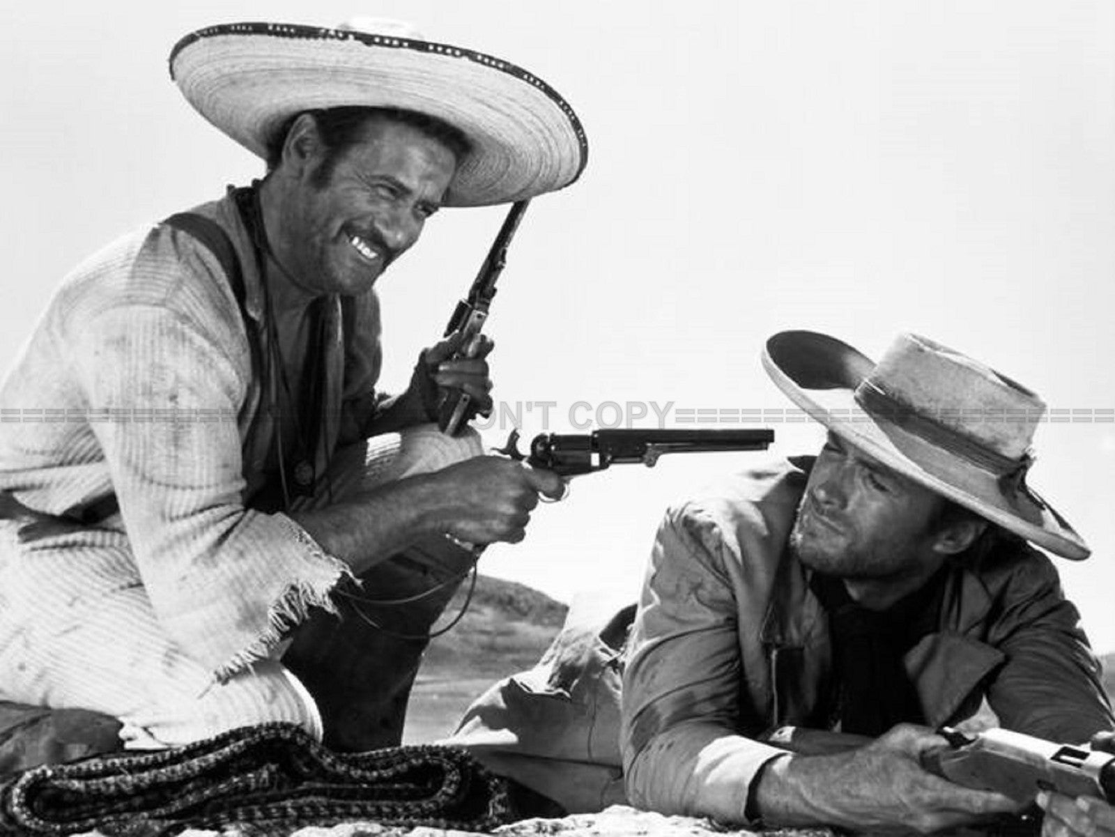 Photo Clint Eastwood et Eli Wallach - Le Bon, la Brute et le Truand 1966 - 15×20