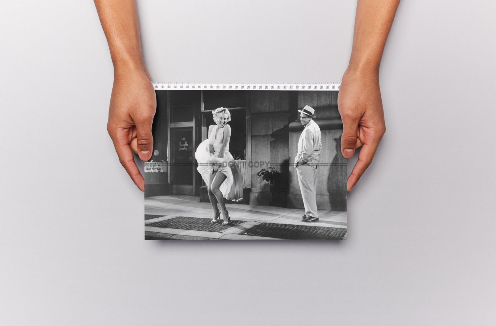 Photo Marilyn Monroe – Sept Ans de Réflexion (1955) – Scène Robe Blanche – 15x20