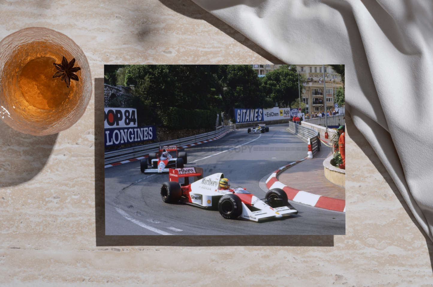 Photo Ayrton Senna devant Alain Prost – GP de Monaco 1989 – Virage Loews – 15×20