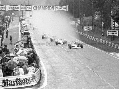 Photo Grand Prix Formule 1 1989 – Départ sous la pluie – Course Vintage – 15×20