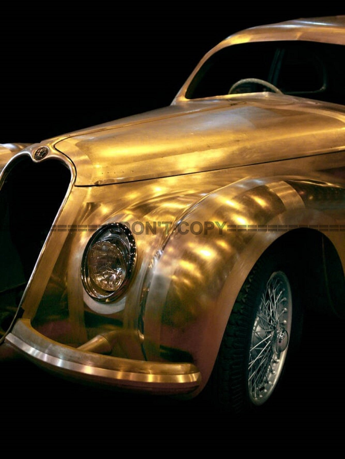 Photo Golden Alpha Romeo