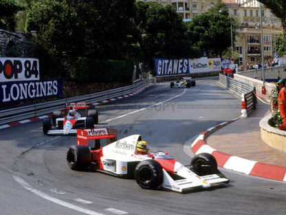 Photo Ayrton Senna devant Alain Prost – GP de Monaco 1989 – Virage Loews – 15×20