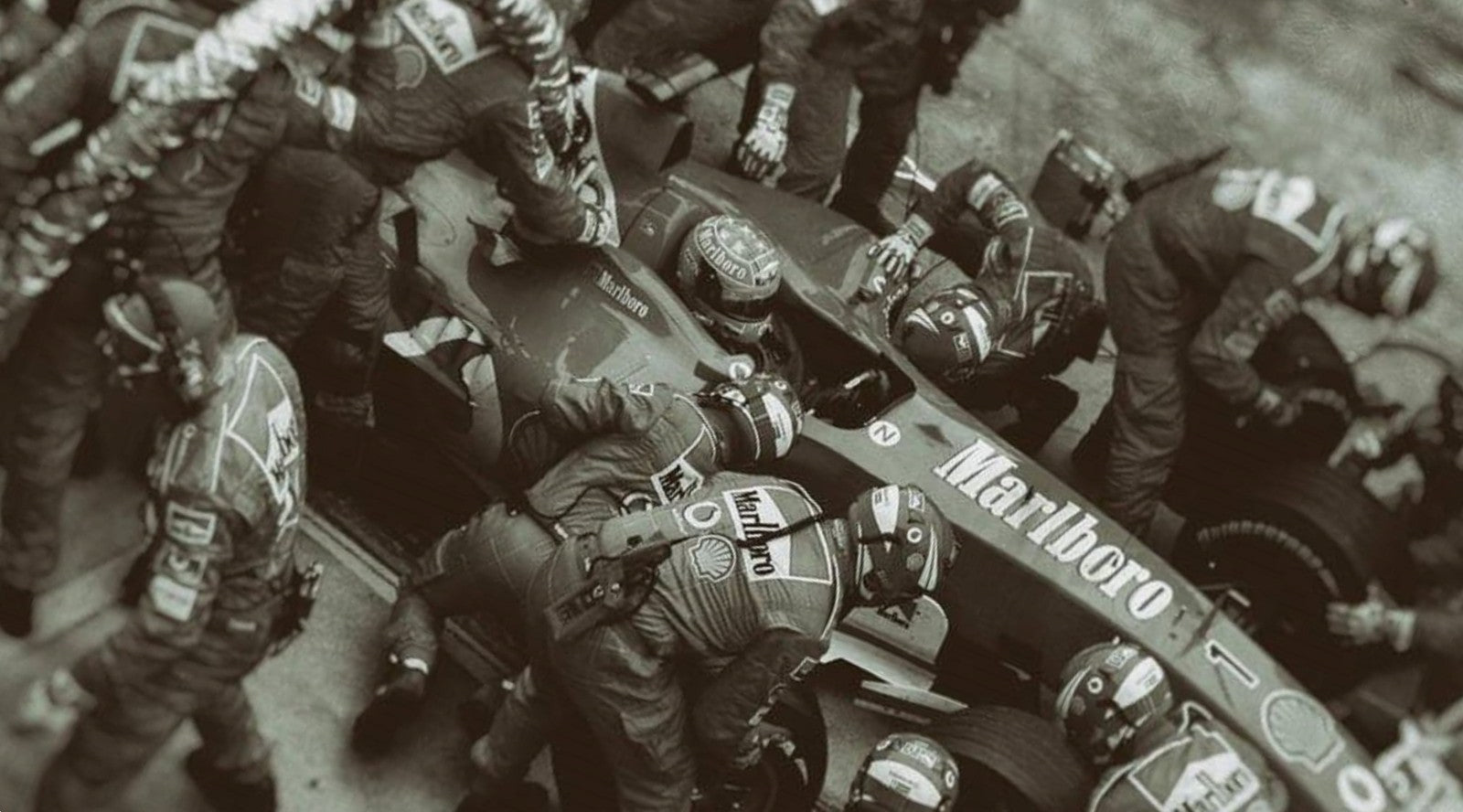 Photo Michael Schumacher – Ferrari F1 – Pit Stop Légendaire, Saison 2004 – 15×20