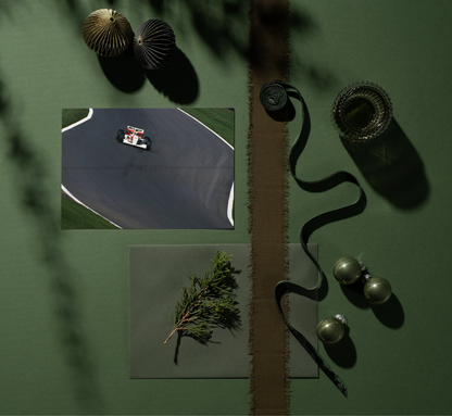 Photo Ayrton Senna – McLaren en pleine trajectoire – Pilotage de légende – 15×20