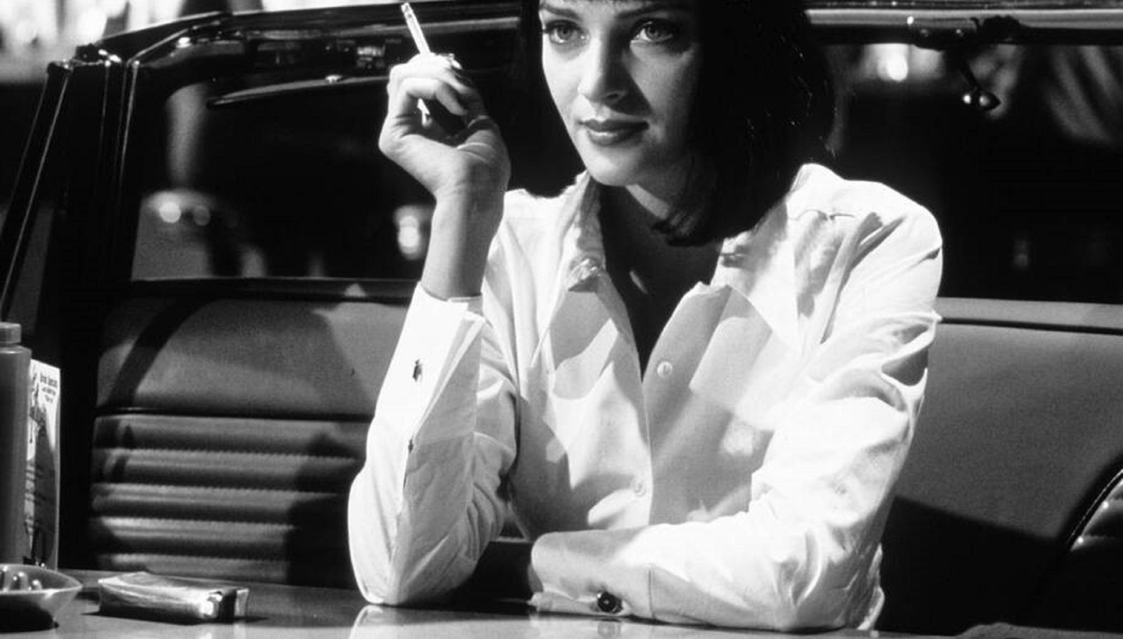Photo Uma Thurman – Pulp Fiction (1994) – Café, Cigarette – Noir & Blanc - 15x20