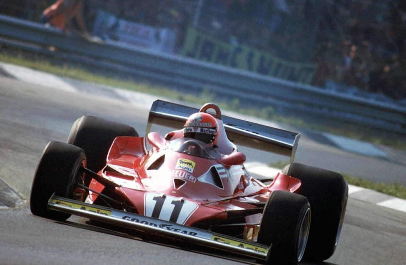 Photo Niki Lauda – Ferrari Formule 1 1977 – Légende du sport automobile – 15×20