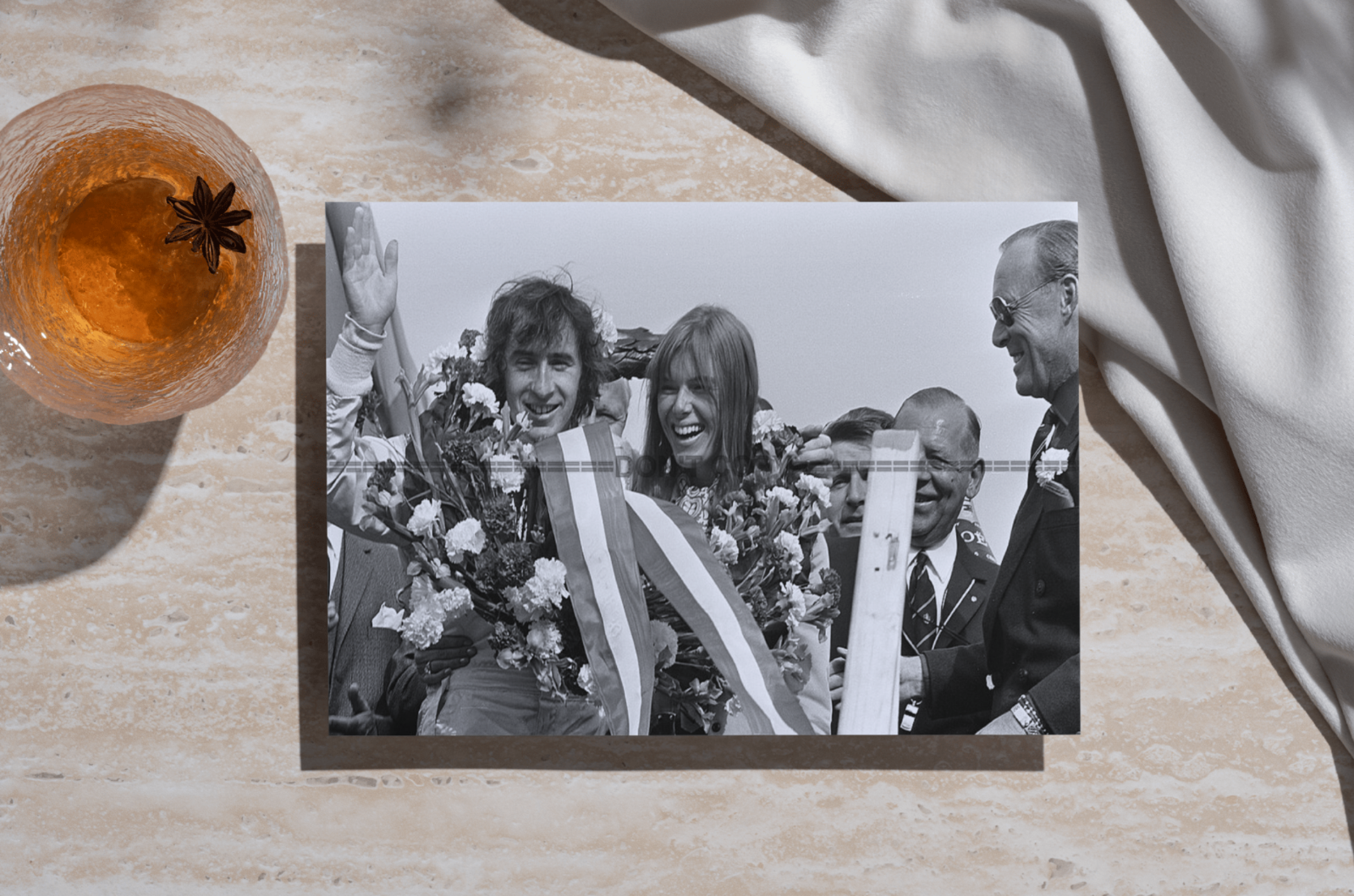 Photo Jackie Stewart – Matra – Vainqueur GP F1 Zandvoort (1969) – Podium – 15×20