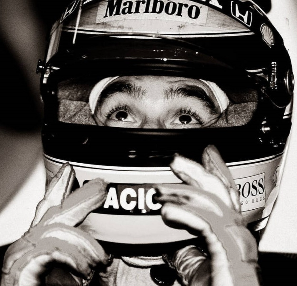 Photo Encadrée Ayrton Senna – The Eyes – Regard sous le casque – 15×20