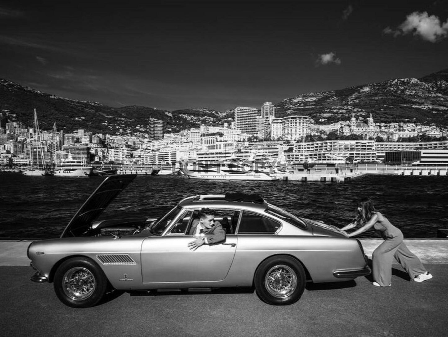 Photo Ferrari 250 GTE - Le Coup de la Panne