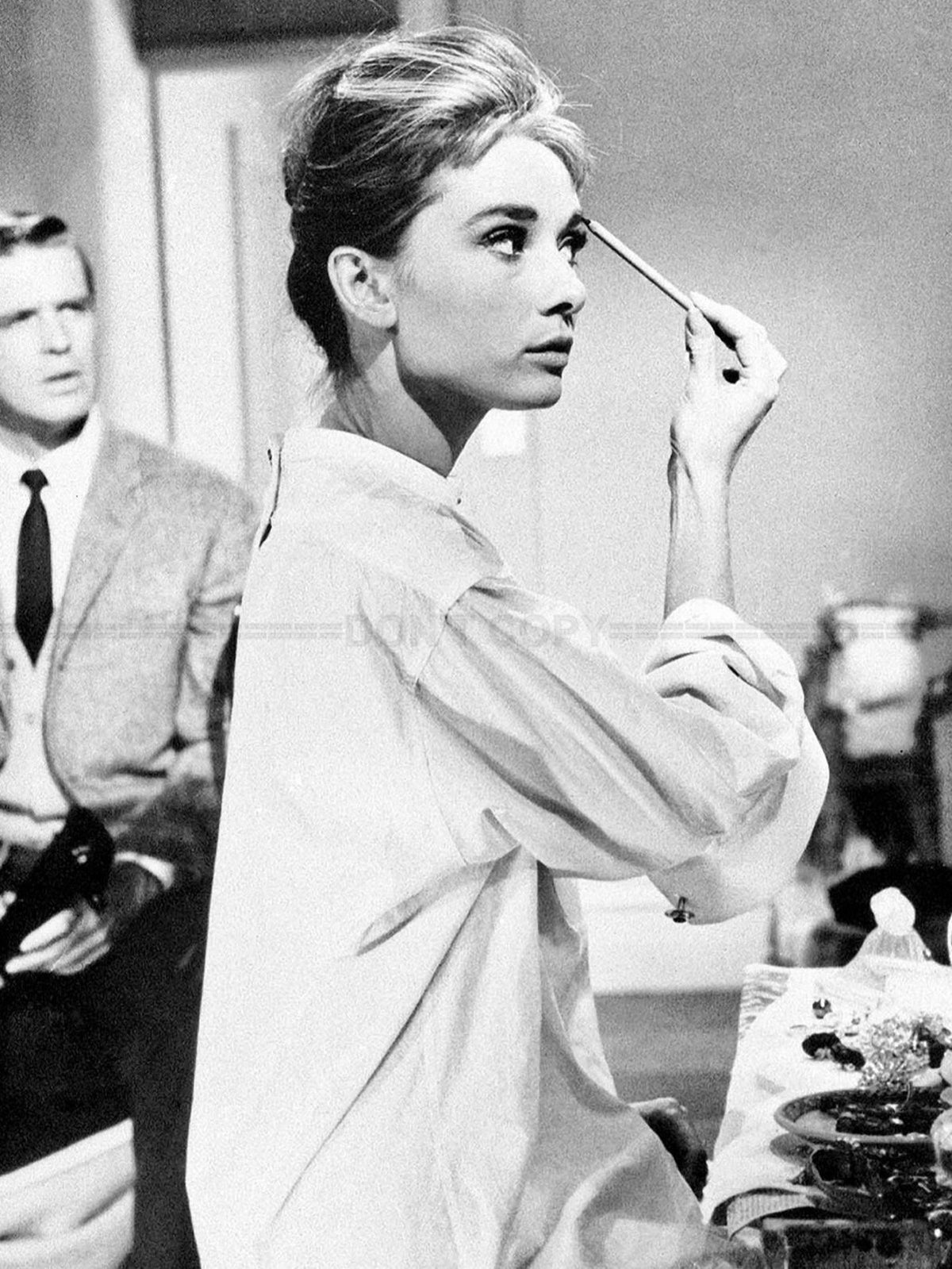 Photo Audrey Hepburn - Scène mémorable, film Diamants sur canapé en 1961 - 15x20