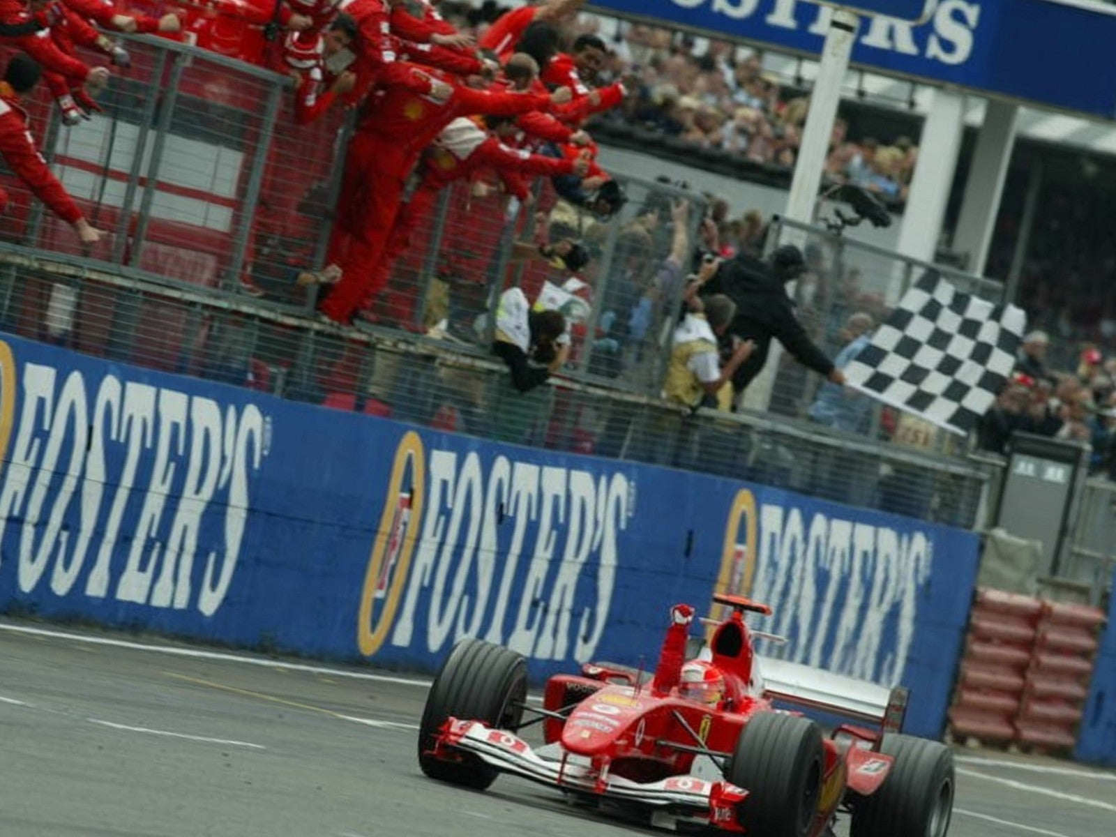 Photo Michael Schumacher – GP Formule 1 - Victoire à Silverstone (2004) – 15x20