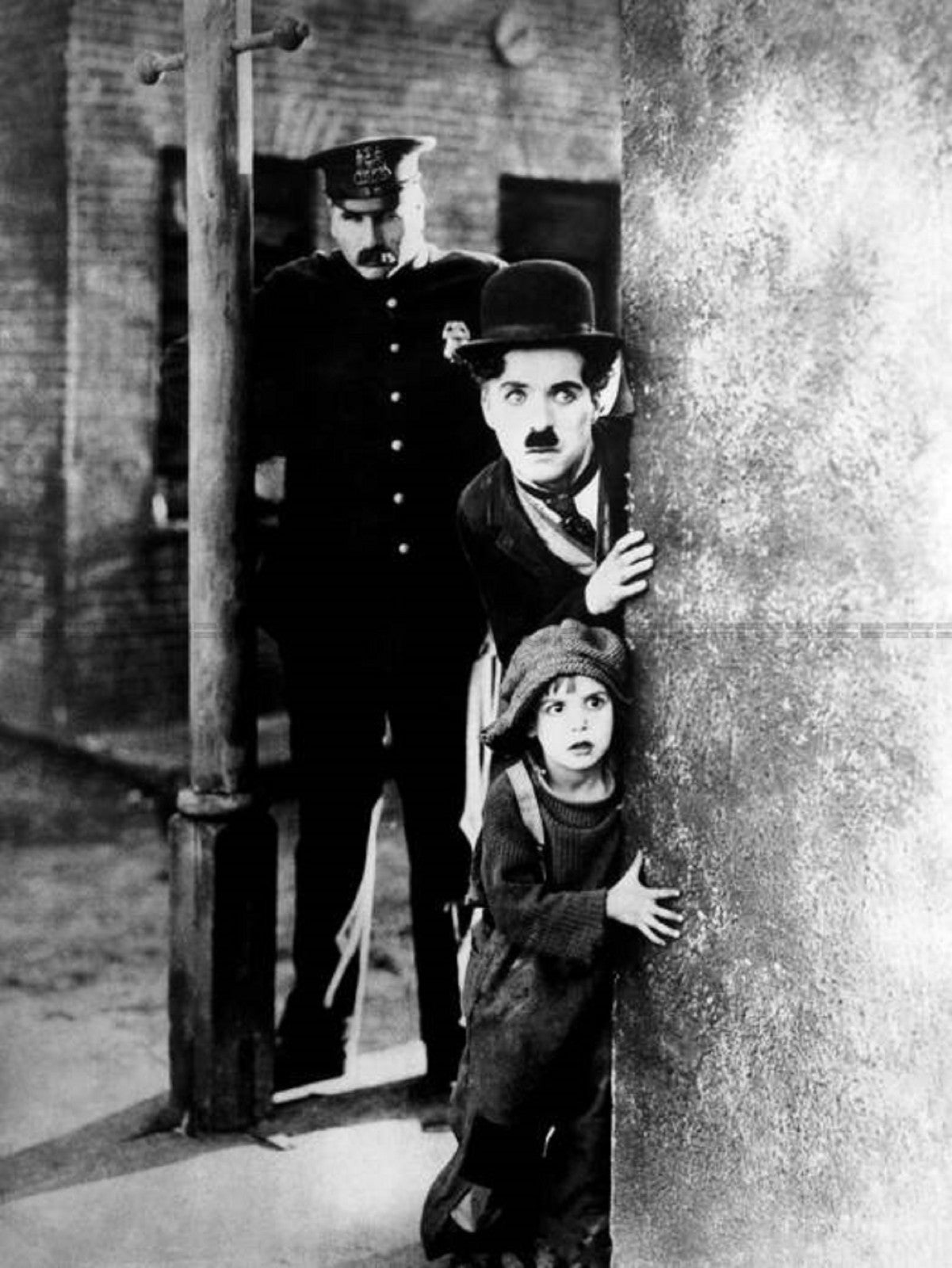 Photo Charlie Chaplin et Jackie Coogan - The Kid (1921) - Noir et blanc - 15×20